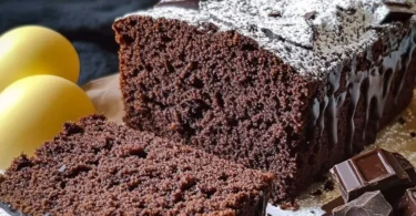 Delikater Rotwein Kuchen frisch aus dem Ofen