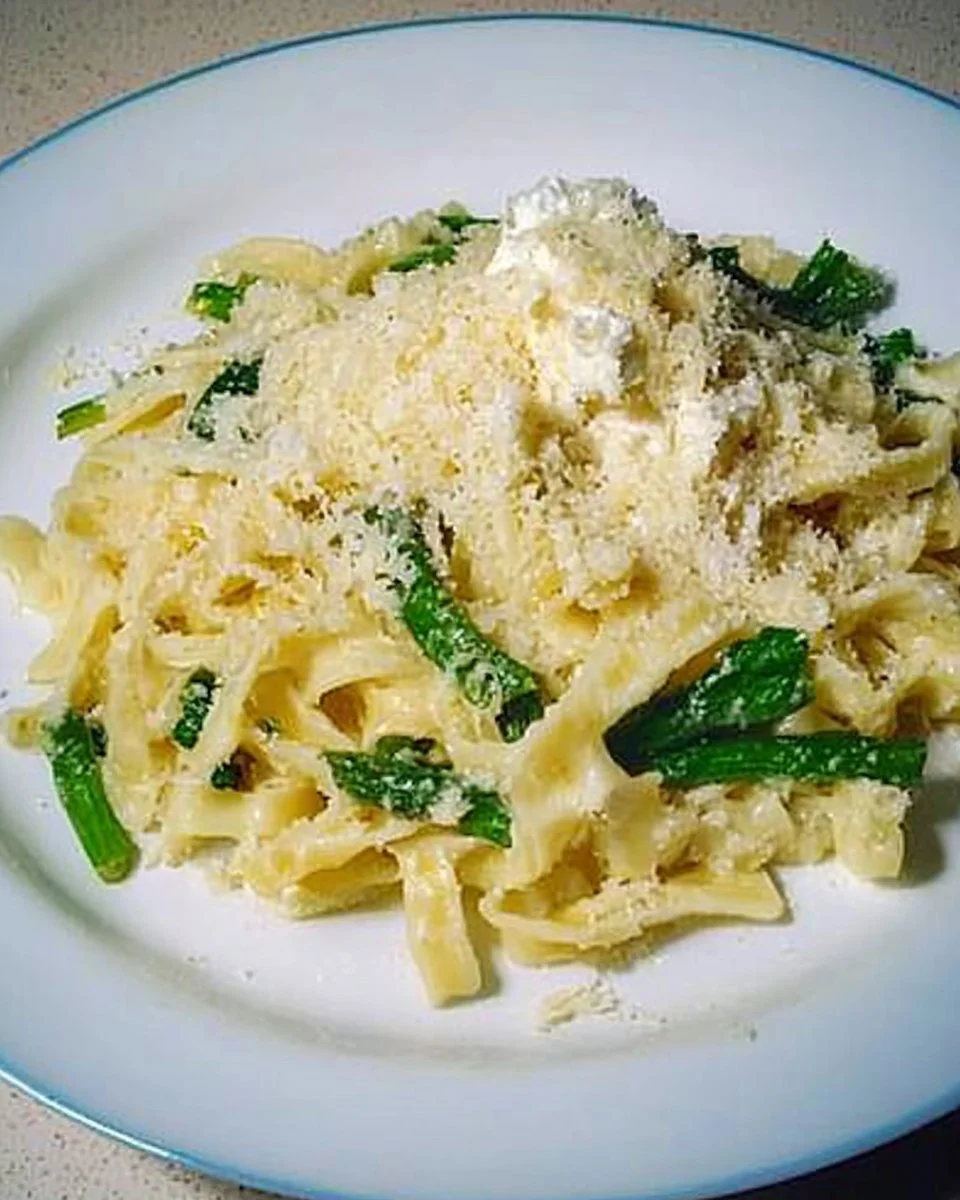 Rübenblätter-Medley mit Ziegencreme-Käse und Tagliatelle