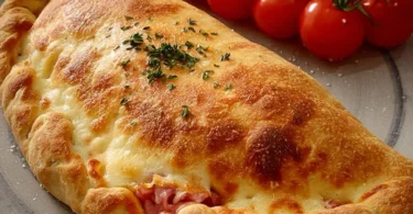 Schnelle Calzone Rezept mit köstlicher Füllung