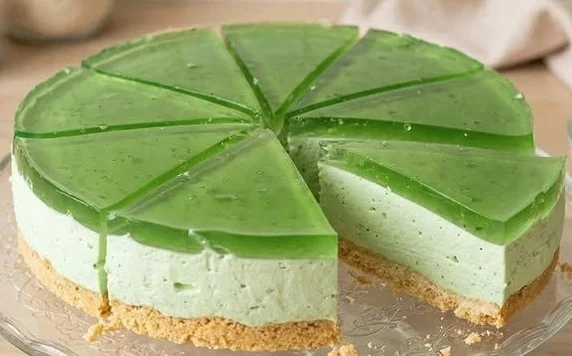 Waldmeister-Philadelphia-Torte (ohne Backen)