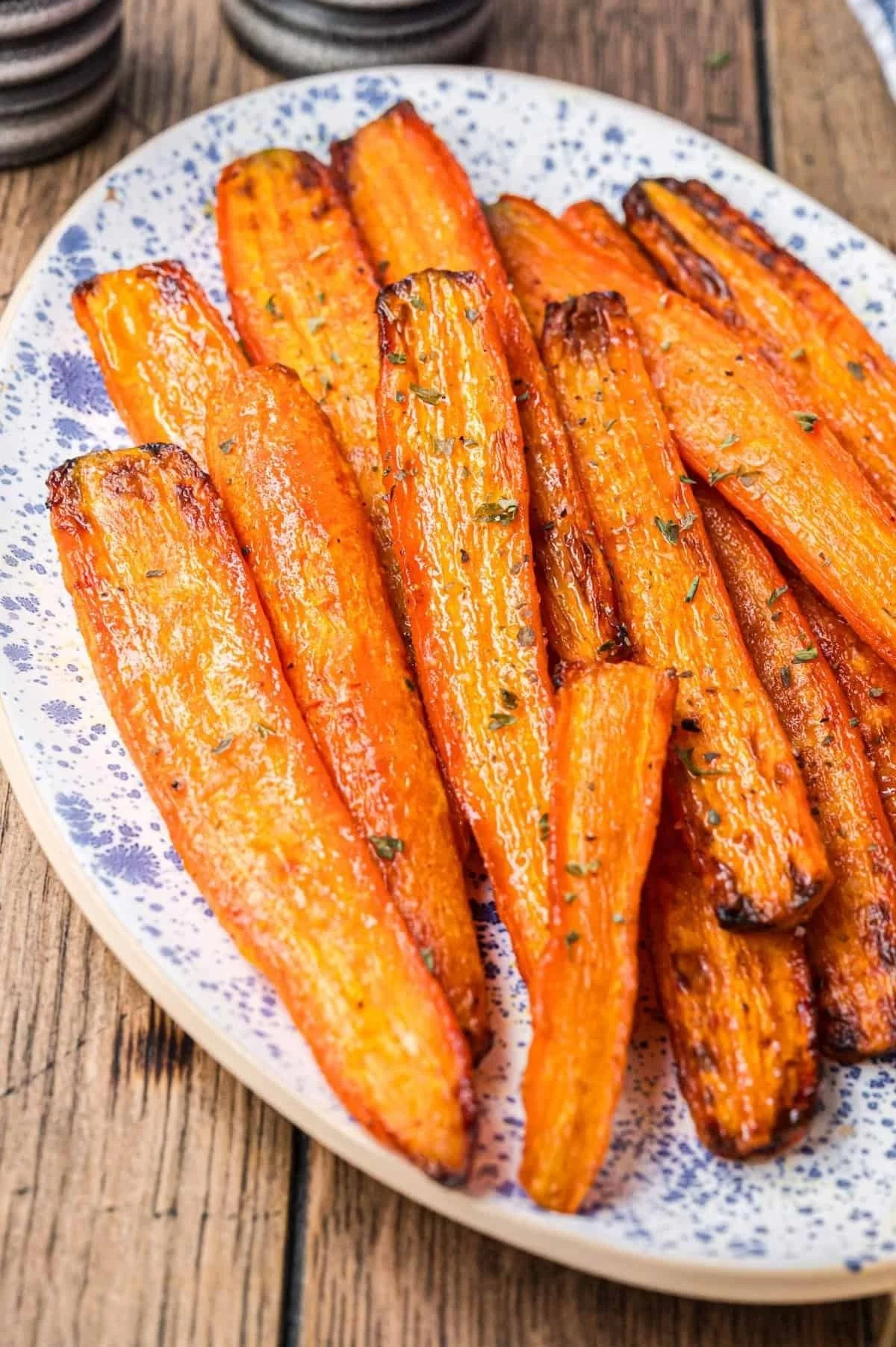 Aromatische und gebräunte Karotten aus dem Airfryer