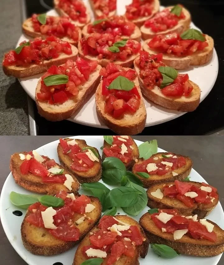 Bruschetta mit frischen Tomaten und Knoblauch auf geröstetem Brot