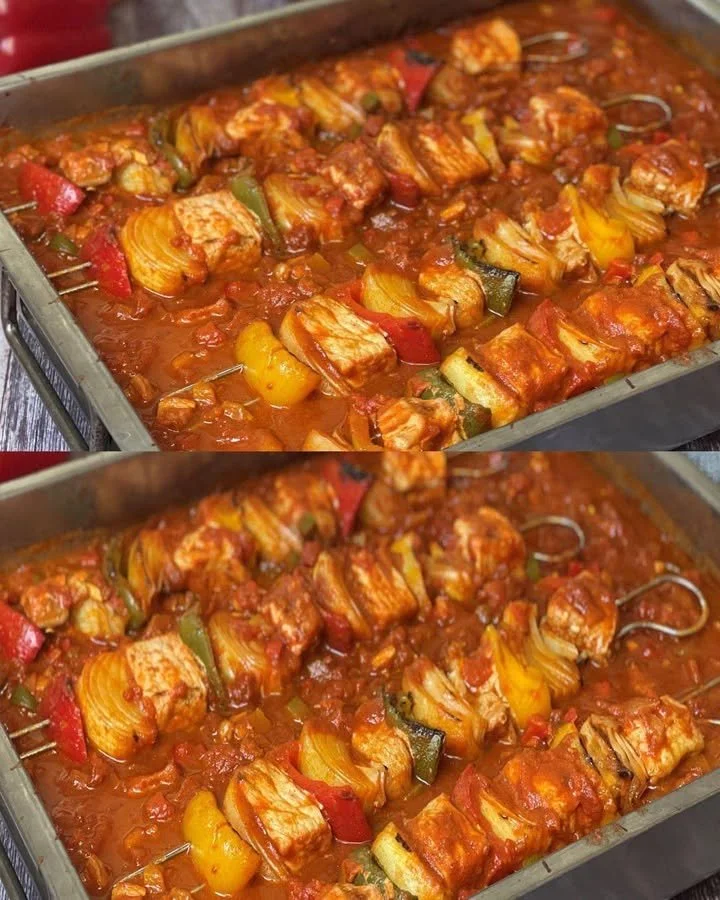 Fantastisches Schaschlik mit hausgemachter Schaschliksoße auf dem Grill