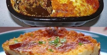 Leckere Moussaka mit Auberginen und Hackfleisch, serviert auf einem Teller