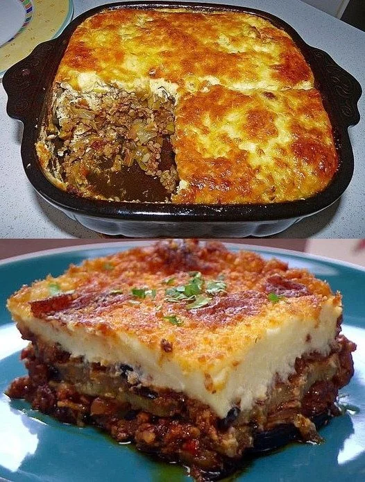 Leckere Moussaka mit Auberginen und Hackfleisch, serviert auf einem Teller