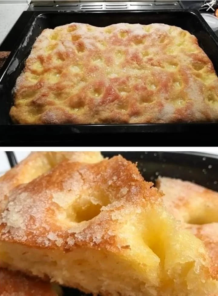 Omas Butterkuchen frisch gebacken auf einem Kuchenteller