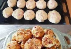 Leckere Pizza-Bällchen mit frischen Zutaten auf einem Teller serviert