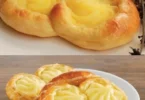 Köstliche Pudding Brezeln mit cremigem Puddingfüllung