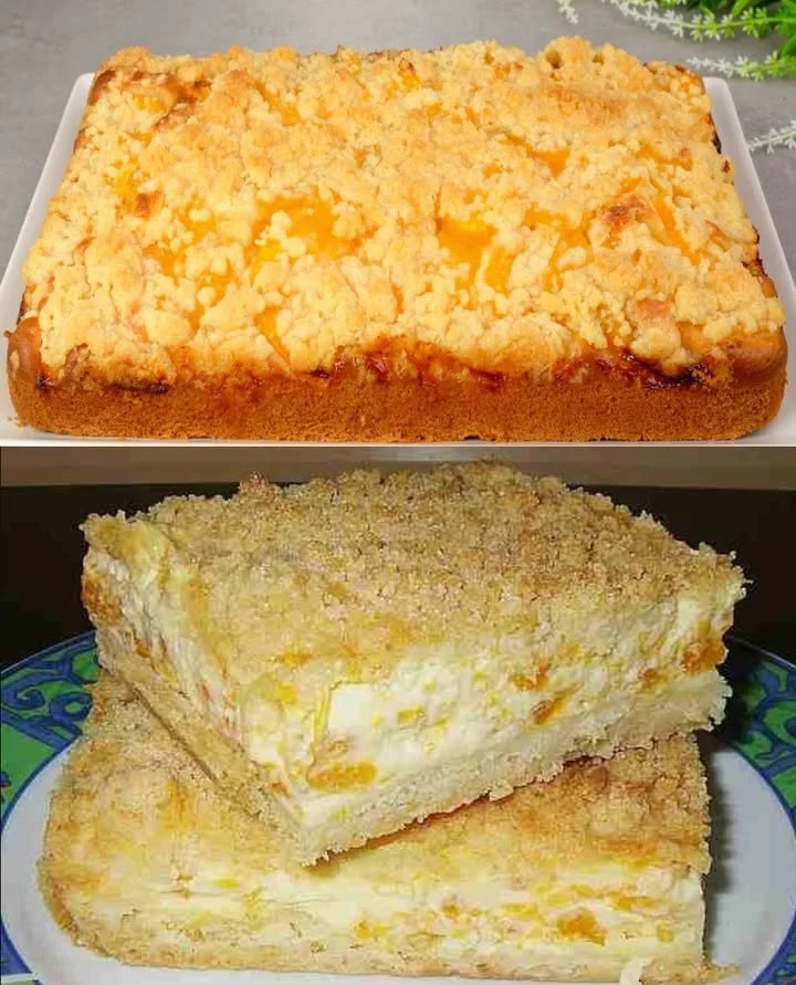 Streuselkuchen mit Mandarinen und Schmand auf einem Teller