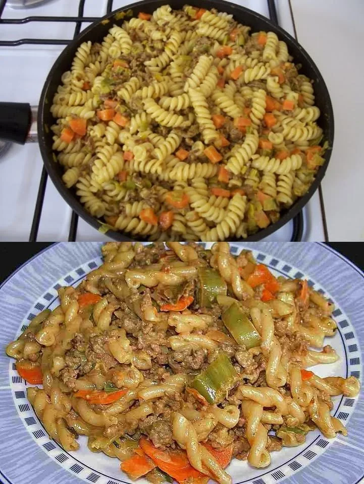 Nudelpfanne mit Hackfleisch und buntem Gemüse auf einem Teller