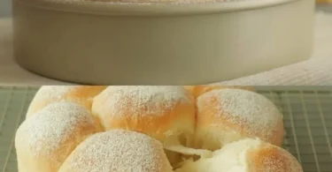 Omas Buchteln – fluffige Hefeklässchen mit Marmelade gefüllt