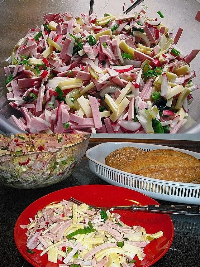 Schüssel mit Radieschen-Käse-Salat, frisch zubereitet und serviert.