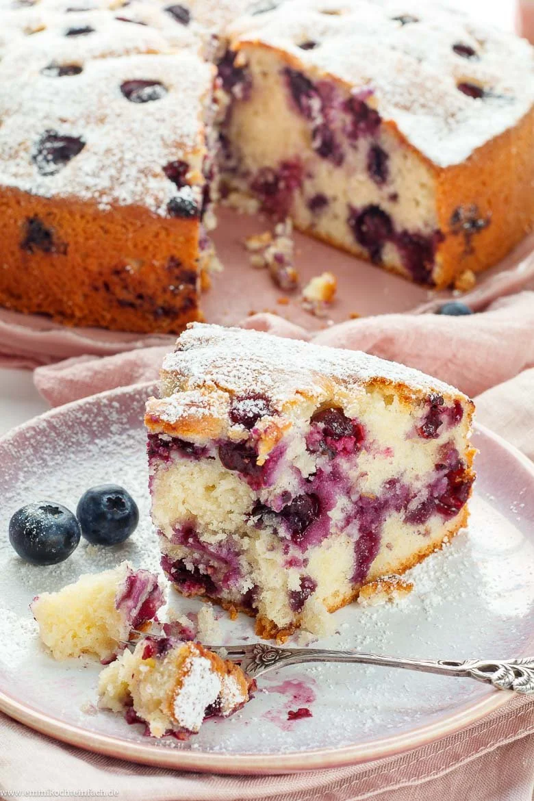 Saftiger Blaubeerkuchen mit Joghurt