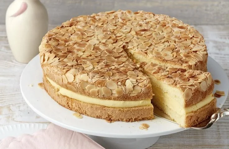 Leckeres Blitz-Bienenstich Rezept mit Sahne und Mandeln