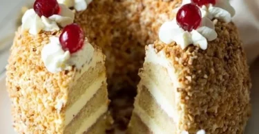 Frankfurter Kranz nach Omas bestem Rezept, ein köstlicher, traditioneller Kuchen.