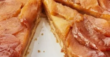 Tarte Tatin - klassischer französischer Apfelkuchen mit Karamell